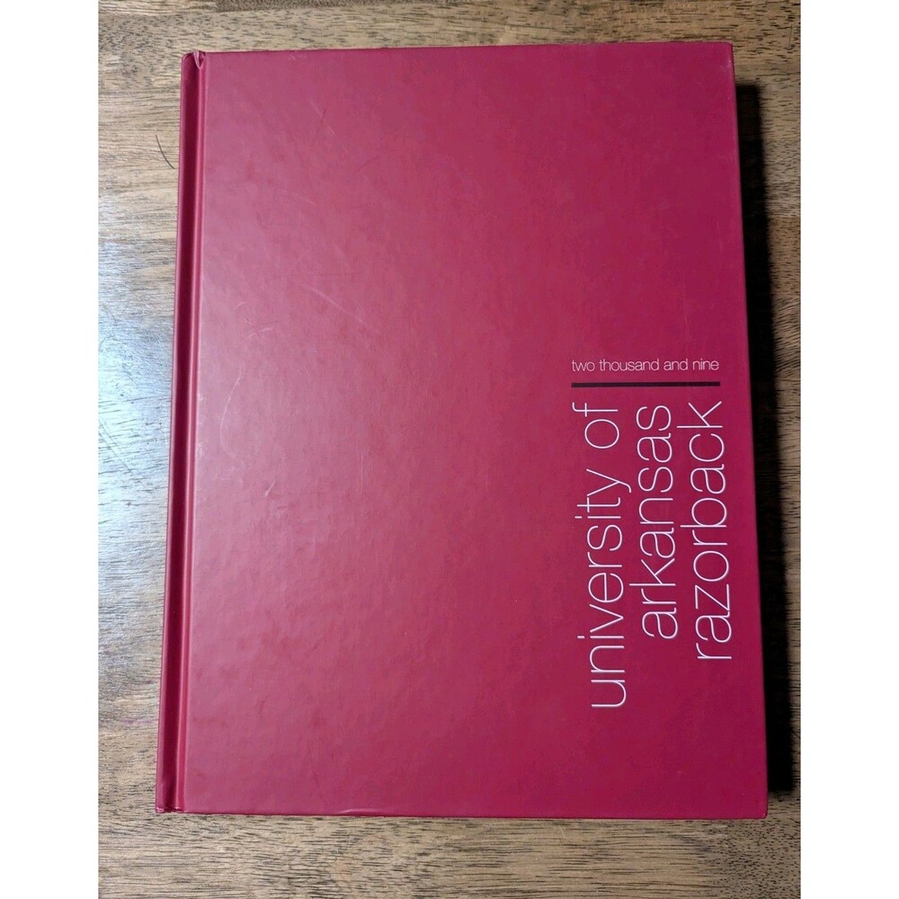 The Razorback: 2009 University of Arkansas Yearbook by Various authors Multi-Me